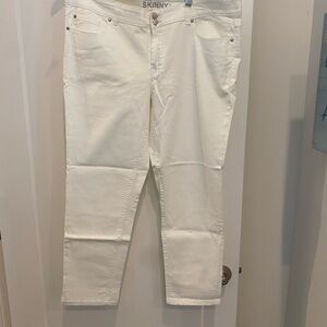 New York & Company Cream Skinny Jeans